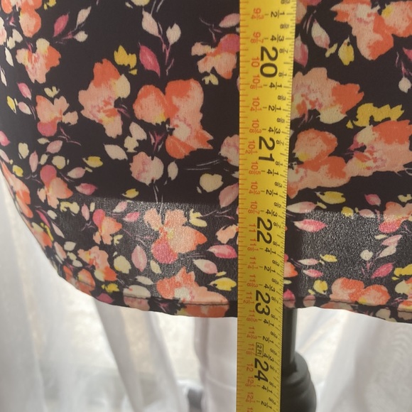 Women's Floral, V-Neck Shirt 👚 - Picture 7 of 8